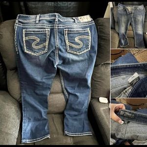 Silver capris. Size 33